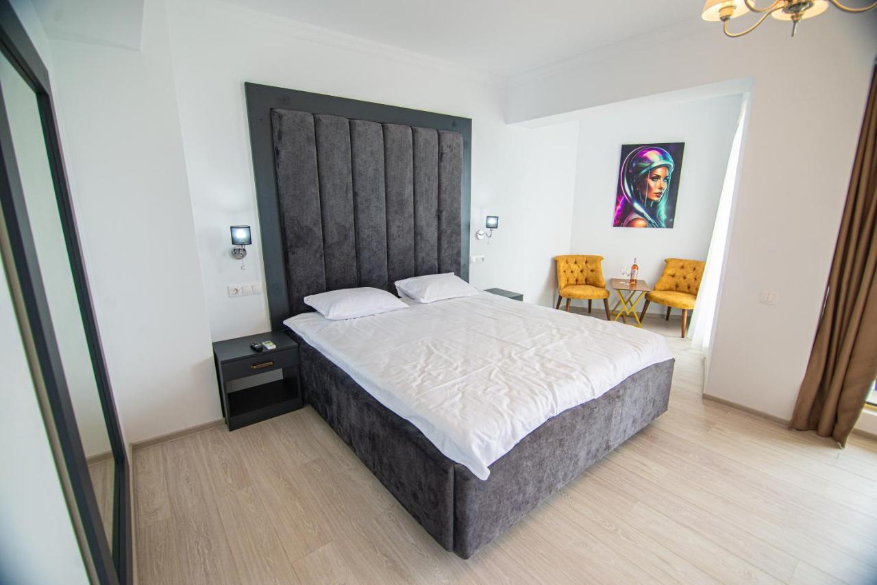 Alessio Hotel Residence Костинешти Экстерьер фото