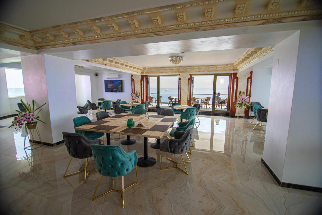 Alessio Hotel Residence Костинешти Экстерьер фото