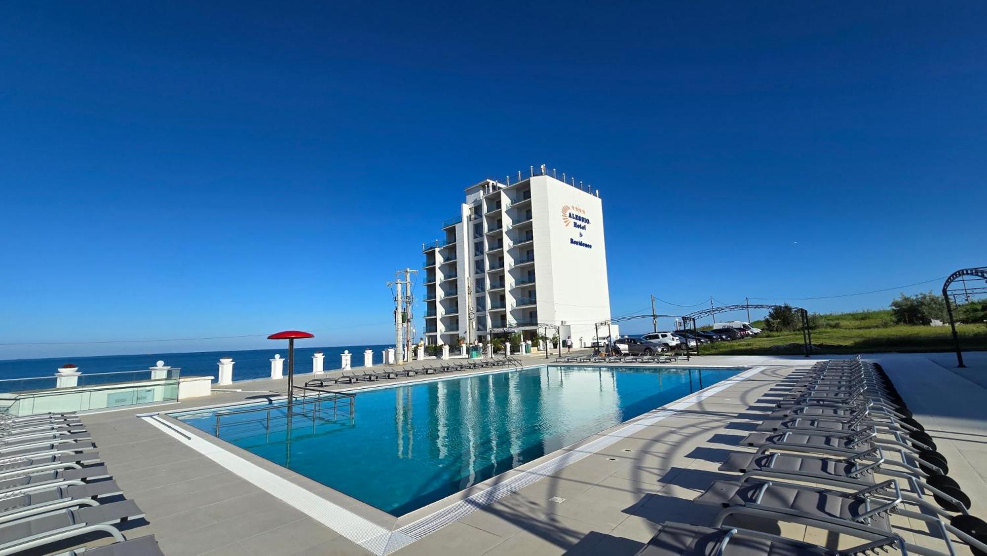 Alessio Hotel Residence Костинешти Экстерьер фото