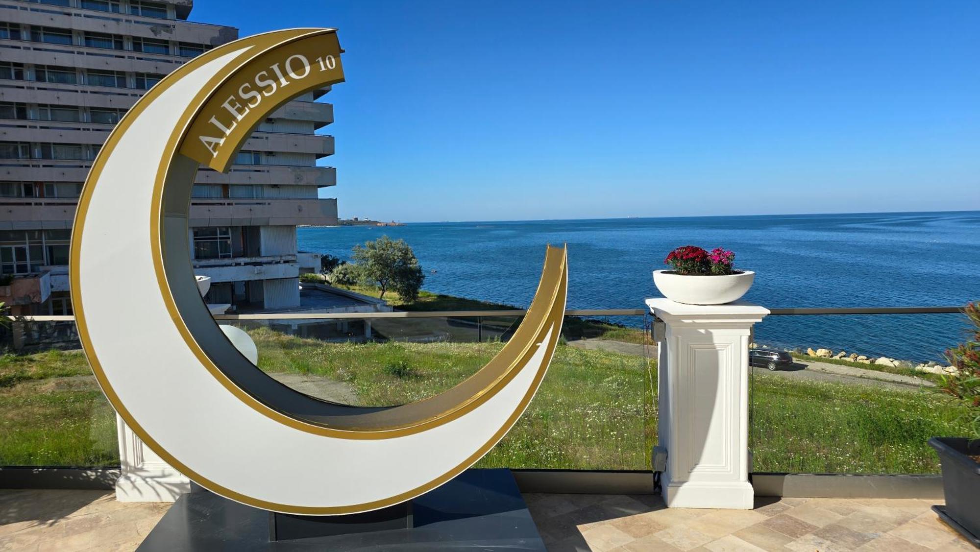 Alessio Hotel Residence Костинешти Экстерьер фото