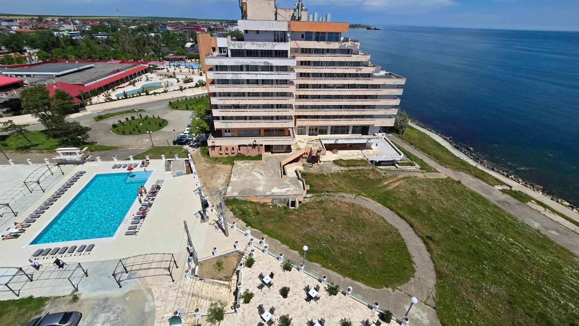 Alessio Hotel Residence Костинешти Экстерьер фото